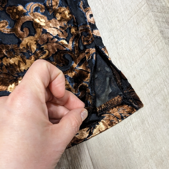 Vintage Coldwater Creek Black & Gold Velvet Long Sleeve Button Down Shirt Sheer - Picture 3 of 7
